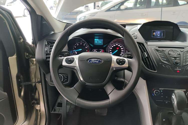 Used Ford Kuga 2015 1.5L GTDi Two-Wheel-Drive Comfort Model
