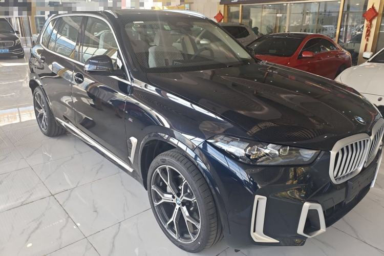 Used BMW X5 2023 xDrive 30Li Luxury M Sport Package
