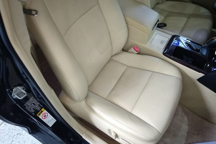 Used Toyota Camry 2015 Dual-Engine 2.5 HG Luxury Navigation Edition
