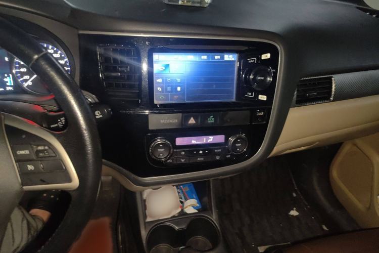 Used Mitsubishi Outlander 2013 2.4L 4x4 Luxury Navigation Edition 5 Seats
