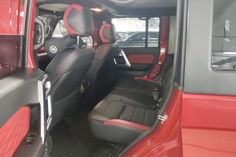 Used  BJ40 2020 2.0T Automatic Four-Wheel Drive Urban Hunter Edition Chivalrous Type
