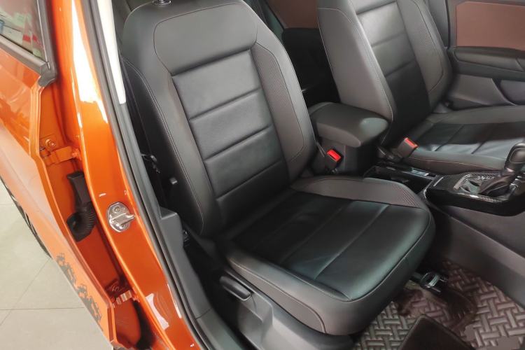 Used Volkswagen T-ROC 2018 280TSI DSG Two-Wheel-Drive Comfort Version China V Standard
