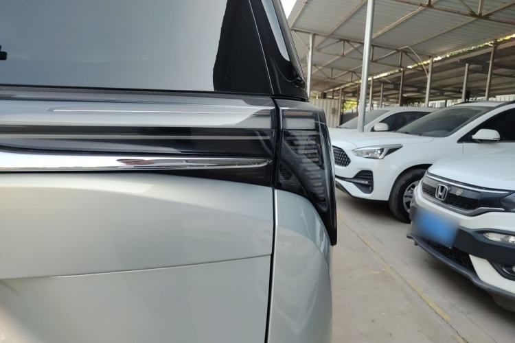 Used Buick GL8 New Energy 2024 Lu Zun Deluxe Edition 7-Seater
