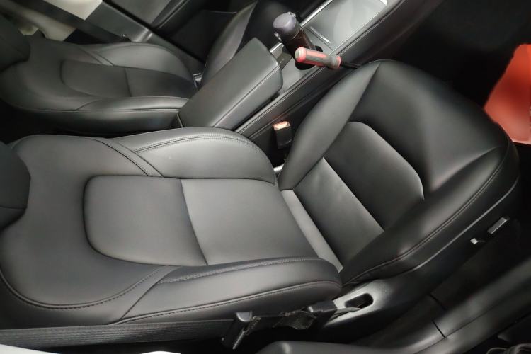 Used Tesla Model Y 2023 Rear-Wheel-Drive Version
