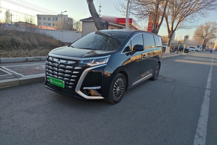 Used Denza D9 2024 DM-i 1050 Luxury Model
