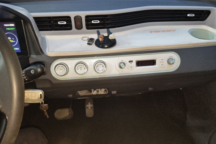 Used Wuling Hongguang MINIEV 2021 Macaron Premium Model – Lithium Iron Phosphate
