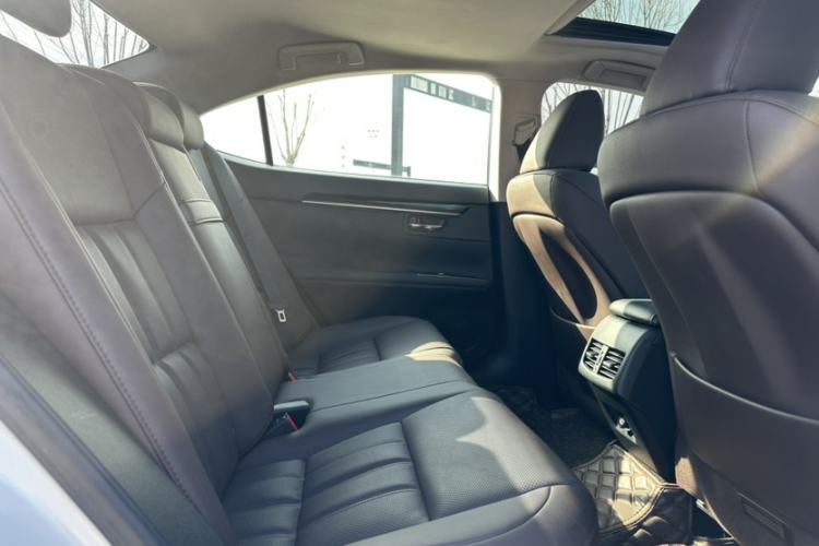 Used Lexus ES 2017 200 30th Anniversary Edition
