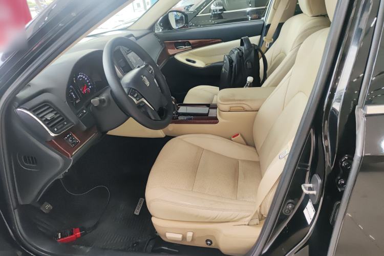 Used Toyota Crown 2015 2.0T Pioneer Edition
