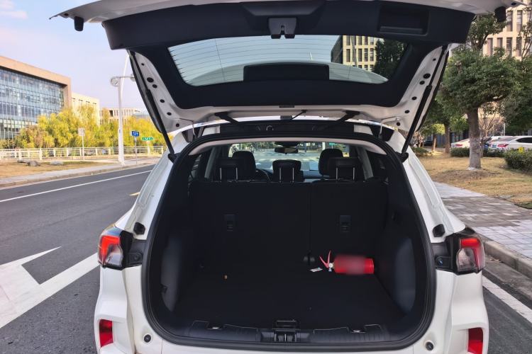 Used Ford Escape 2020 EcoBoost 245 Two-Wheel-Drive Titanium Edition
