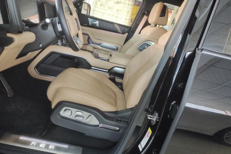 Used  Leopard 8 2025 Smart & Brave Flagship Edition 7 Seats
