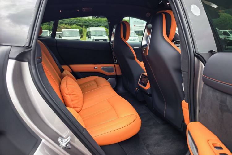 Used  YU7 2025 Ultra-Long Range High-Performance All-Wheel-Drive Max Edition
