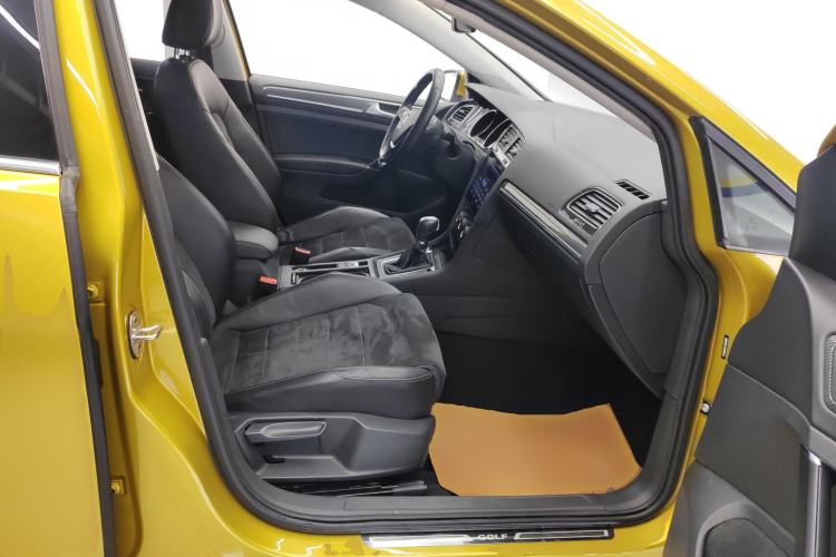 Used Volkswagen Golf 2018 230TSI Automatic Luxury Version
