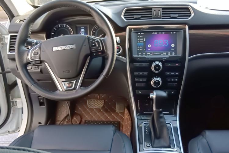 Used Haval H2 2016 Red-Label 1.5T Automatic Two-Wheel Drive Luxury Model
