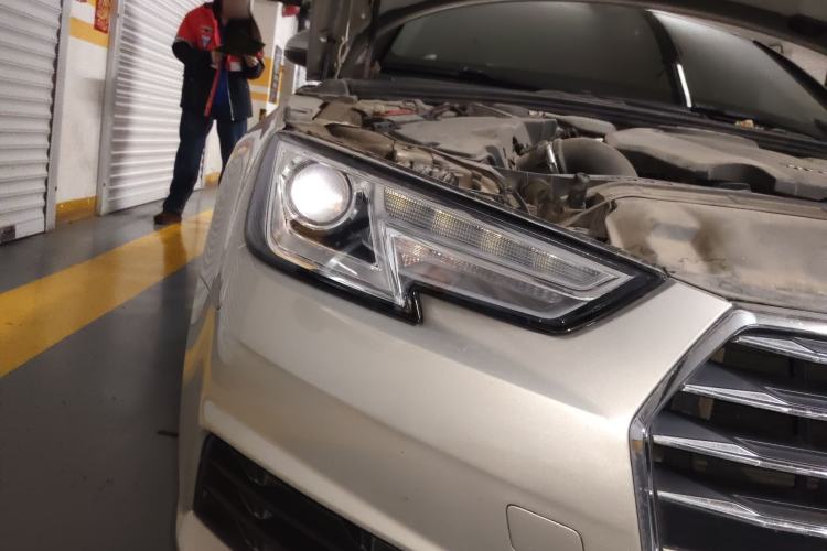 Used Audi A4L 2017 40 TFSI Ambition Edition
