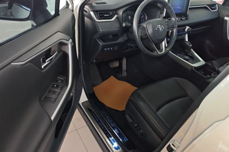 Used Toyota RAV4 2022 Dual-Engine 2.5L E-CVT Four-Wheel Drive Elite Plus Edition
