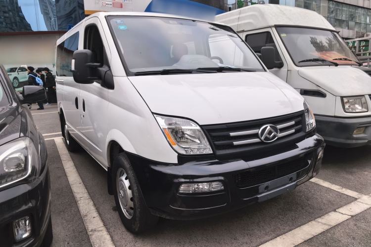 Used SAIC MAXUS Xintu V80 2019 2.5T Classic Model 6-Speed Manual – Aoyuntong Modified Version Short Wheelbase Ultra-Low Roof 5/6 Seats