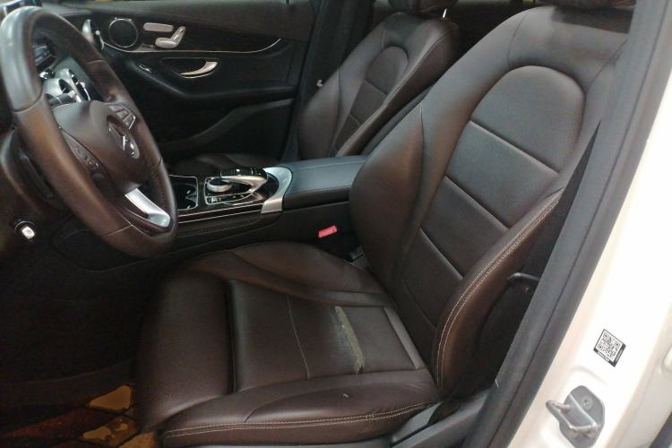 Used Mercedes-Benz GLC 2018 Facelift GLC 260 4MATIC Luxury Edition
