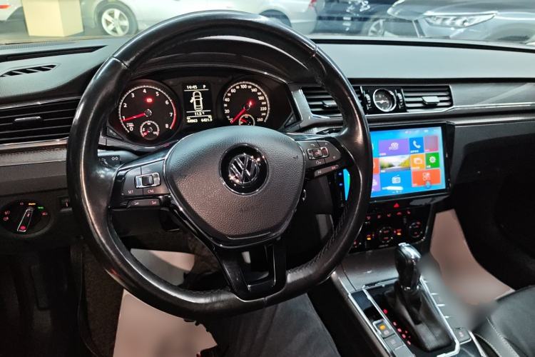 Used Volkswagen Passat 2016 330TSI DSG Luxury Edition
