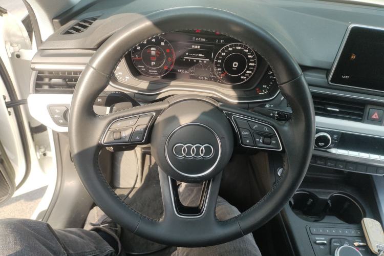 Used Audi A4L 2019 40 TFSI Fashion Version China V