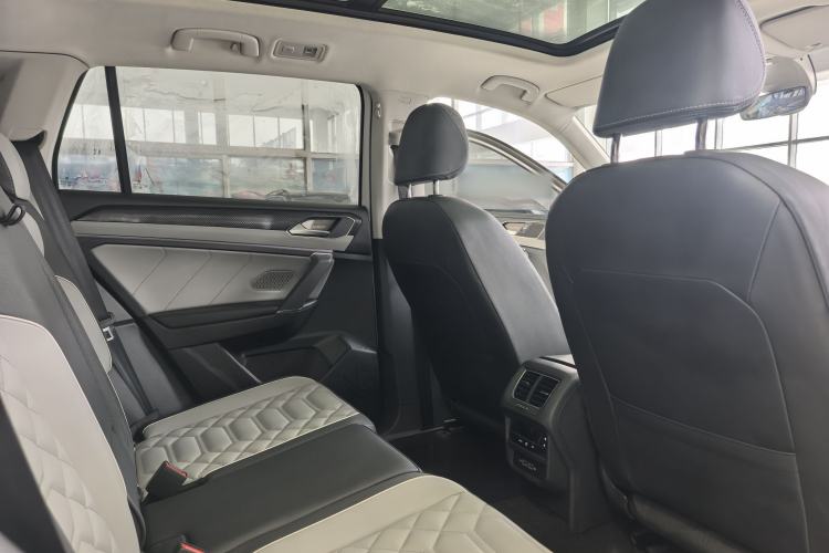 Used Volkswagen Tayron 2023 280TSI Two-Wheel-Drive Luxury Plus Advanced Version
