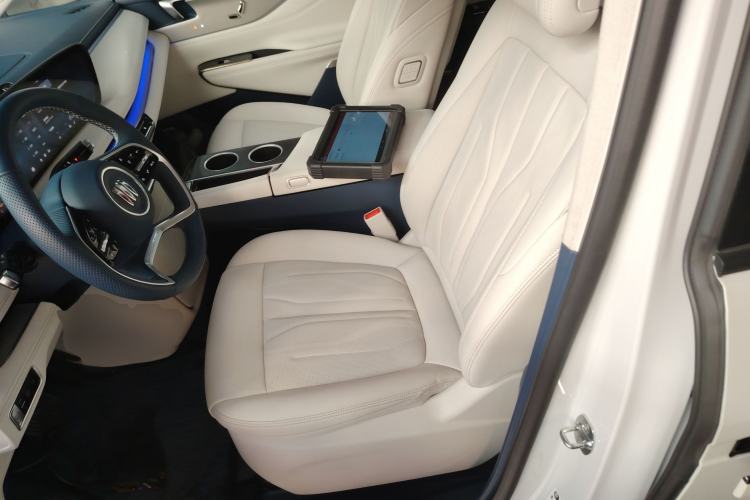 Used Buick GL8 New Energy 2024 Lu Zun Luxury Edition 7-Seater
