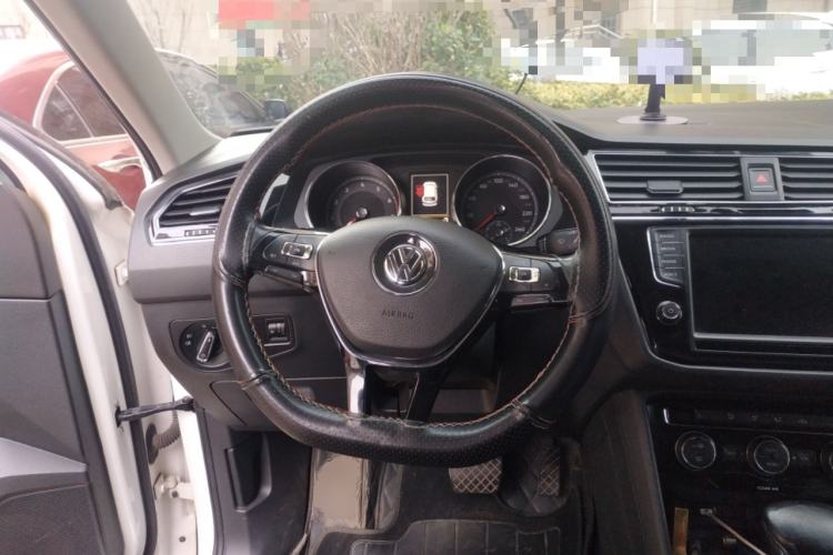 Used Volkswagen Tiguan L 2017 330TSI Automatic Two-Wheel Drive Comfort Edition