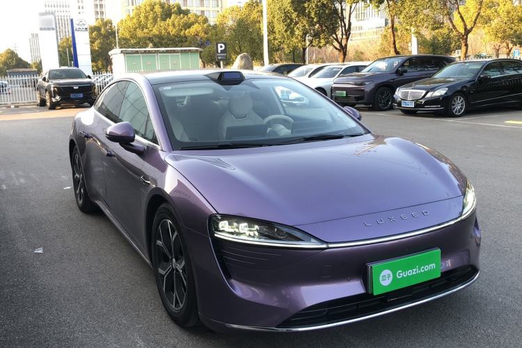 Used Hima Luxeed S7 2025 855 km Max
