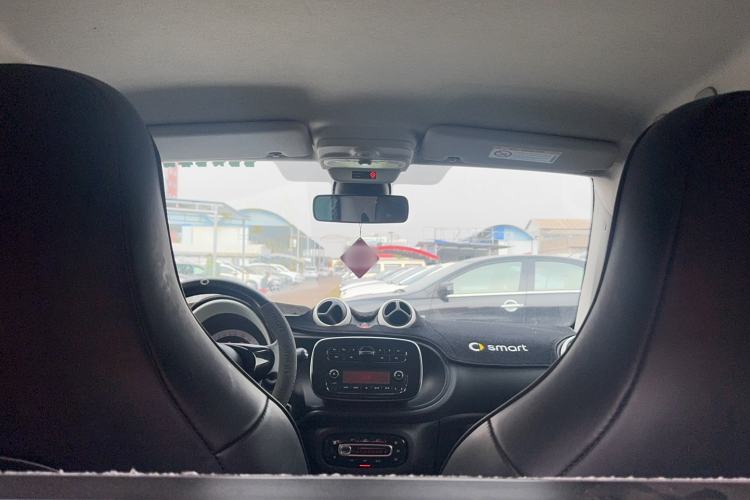 Used  fortwo 2015 1.0L 52 kW hardtop Dynamic version
