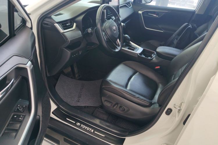 Used Toyota RAV4 2020 2.0L CVT Two-Wheel Drive Fashion PLUS Edition
