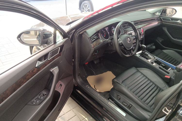 Used Volkswagen Magotan 2018 Facelift 330TSI DSG Luxury Model
