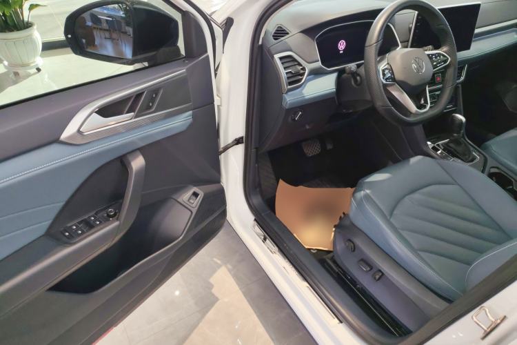 Used Volkswagen Tharu 2023 300TSI Two-Wheel-Drive Moon Luxury Edition
