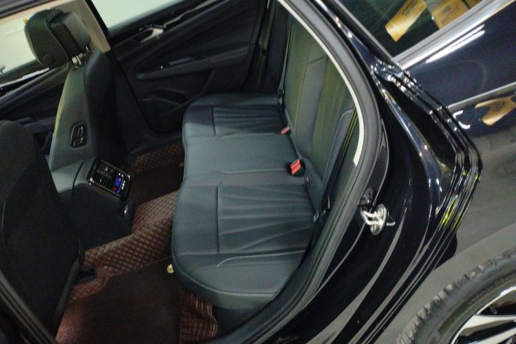 Used Volkswagen Passat 2025 Premium Version 380TSI Dragon Edition
