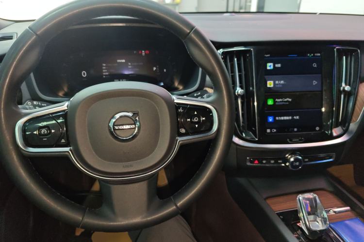 Used Volvo S60 2023 B4 Zhiyuan Luxury Edition
