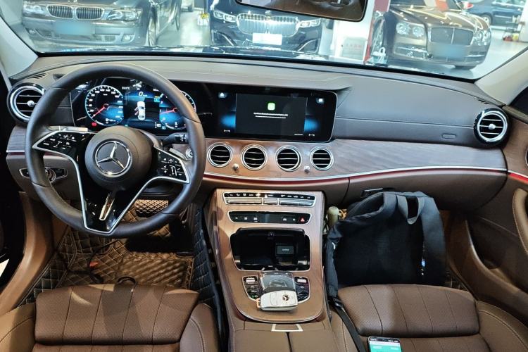 Used Mercedes-Benz E-Class 2023 Facelift E 260 L
