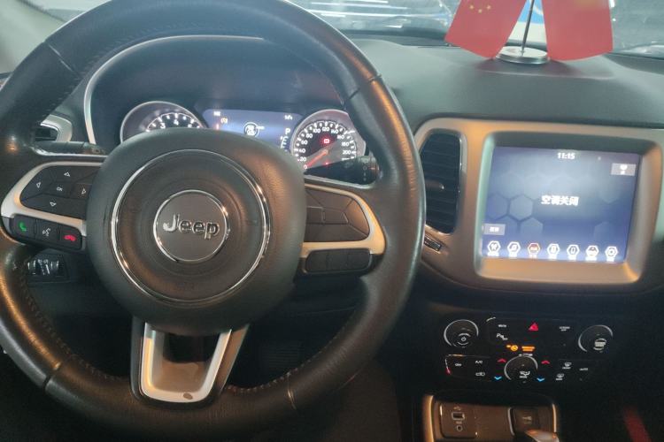 Used  Compass 2017 200T Automatic Family Edition