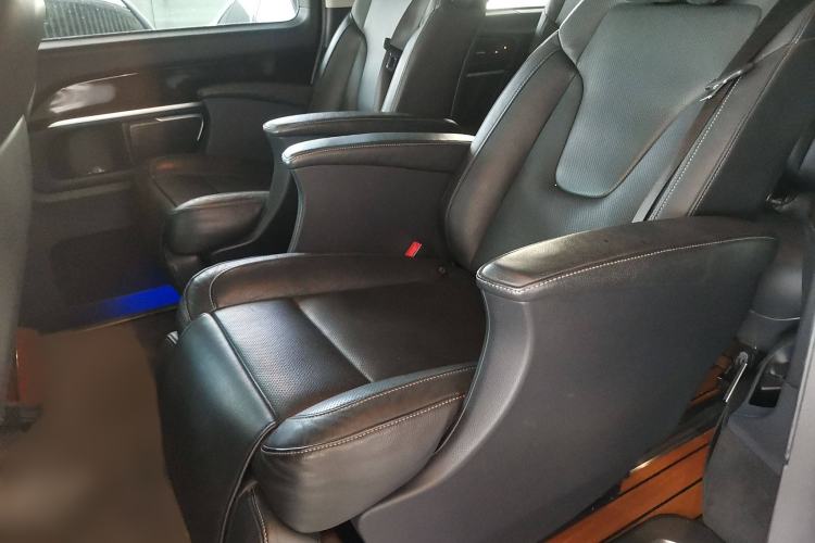 Used Mercedes-Benz V-Class 2018 V 260 Prestige Edition China VI
