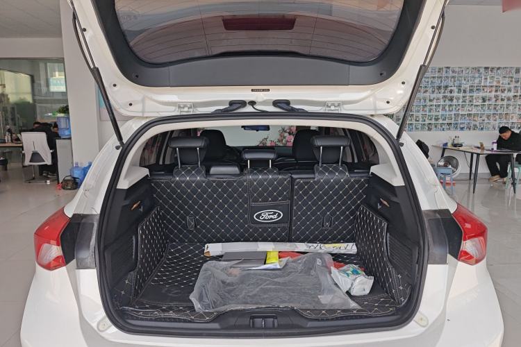 Used Ford Focus 2021 Hatchback EcoBoost 180 Automatic Titanium Edition
