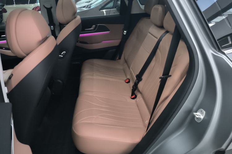 Used Chery Tiggo 8 L 2024 2.0T Two-Wheel Drive Prestige Version 5 Seats
