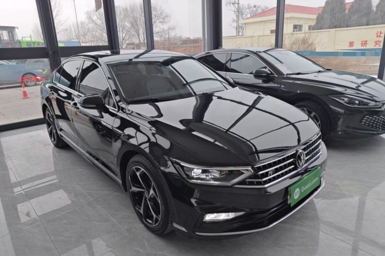 Used Volkswagen Magotan 2023 2 Million Units Limited Edition 330TSI DSG Leading Version