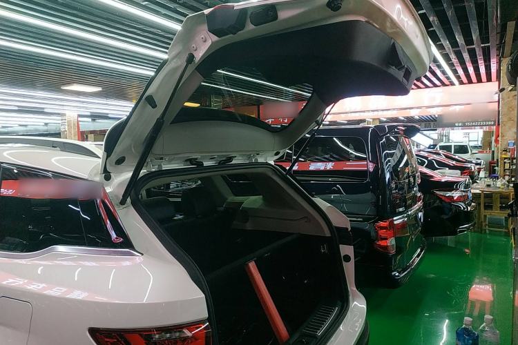 Used Zotye T700 2017 1.8T Dual-Clutch Luxury Model
