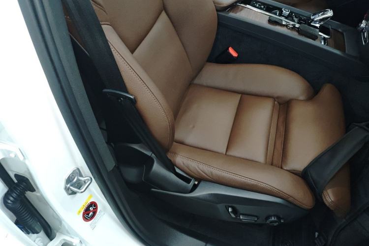 Used Volvo XC60 2022 B5 4x4 Smart Luxury Edition