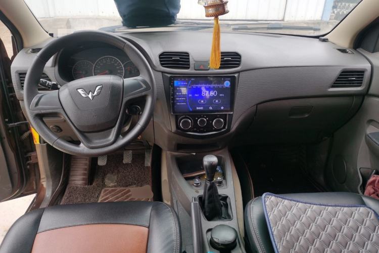 Used Wuling Hongguang 2015 1.5L S Base Model China IV
