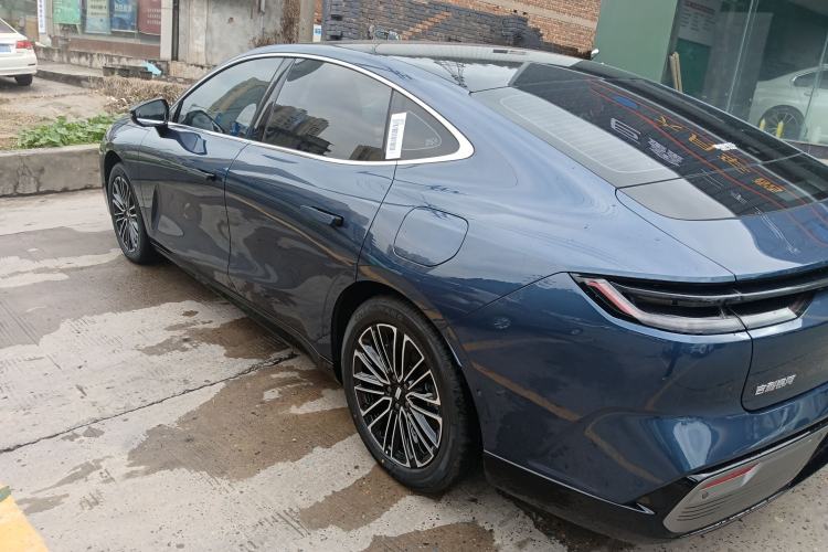 Used Geely Galaxy Galaxy 8 2025 130km EM-i Deluxe Edition
