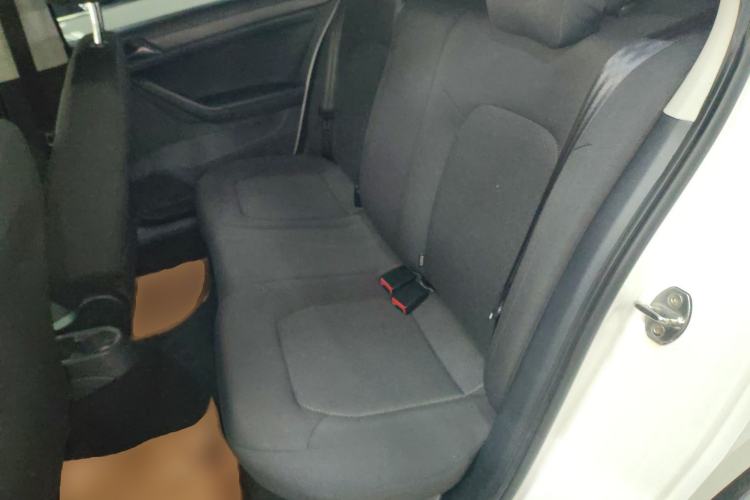 Used Volkswagen Jetta 2017 1.5L Manual Fashion Edition
