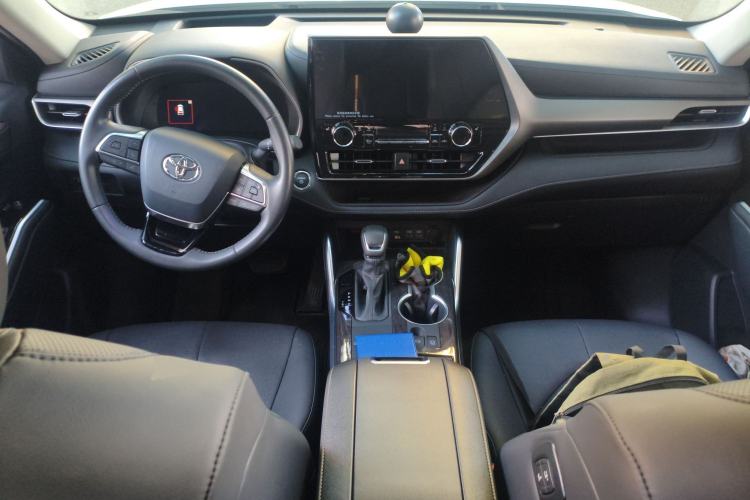 Used Toyota Highlander 2024 2.5L Smart Electric Hybrid Dual-Engine Four-Wheel Drive Prestige Version – 7 Seats
