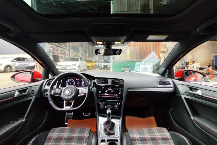 Used Volkswagen Golf GTI 2018 2.0 TSI GTI
