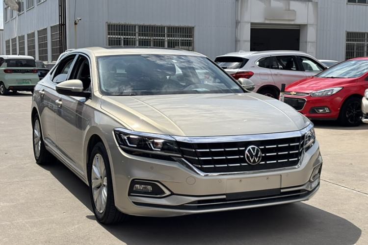 Used Volkswagen Passat 2020 Facelift 330TSI Elite Edition China VI Standard
