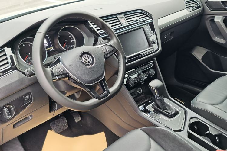 Used Volkswagen Tiguan L 2018 330TSI Automatic Two-Wheel Drive Luxury Edition