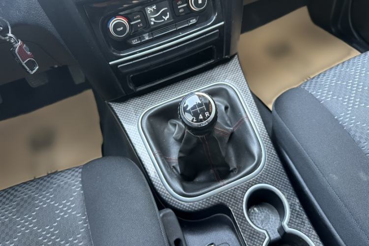 Used Haval H5 Classic 2015 2.0L Manual Two-Wheel Drive Entry-Level Trim
