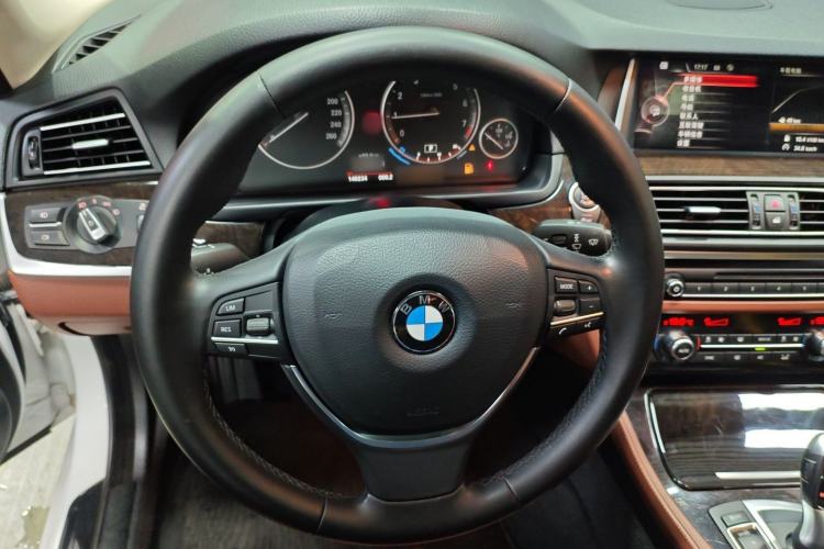 Used BMW 5 Series 2014 528Li Leading Model